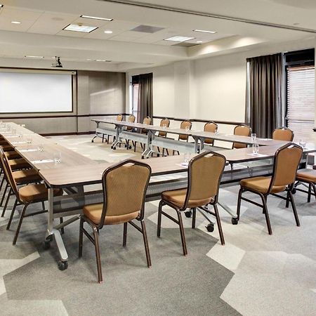 Hyatt Place Tampa Busch Gardens Екстериор снимка