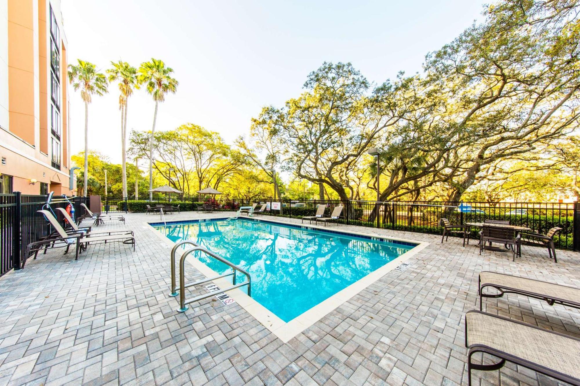 Hyatt Place Tampa Busch Gardens Екстериор снимка