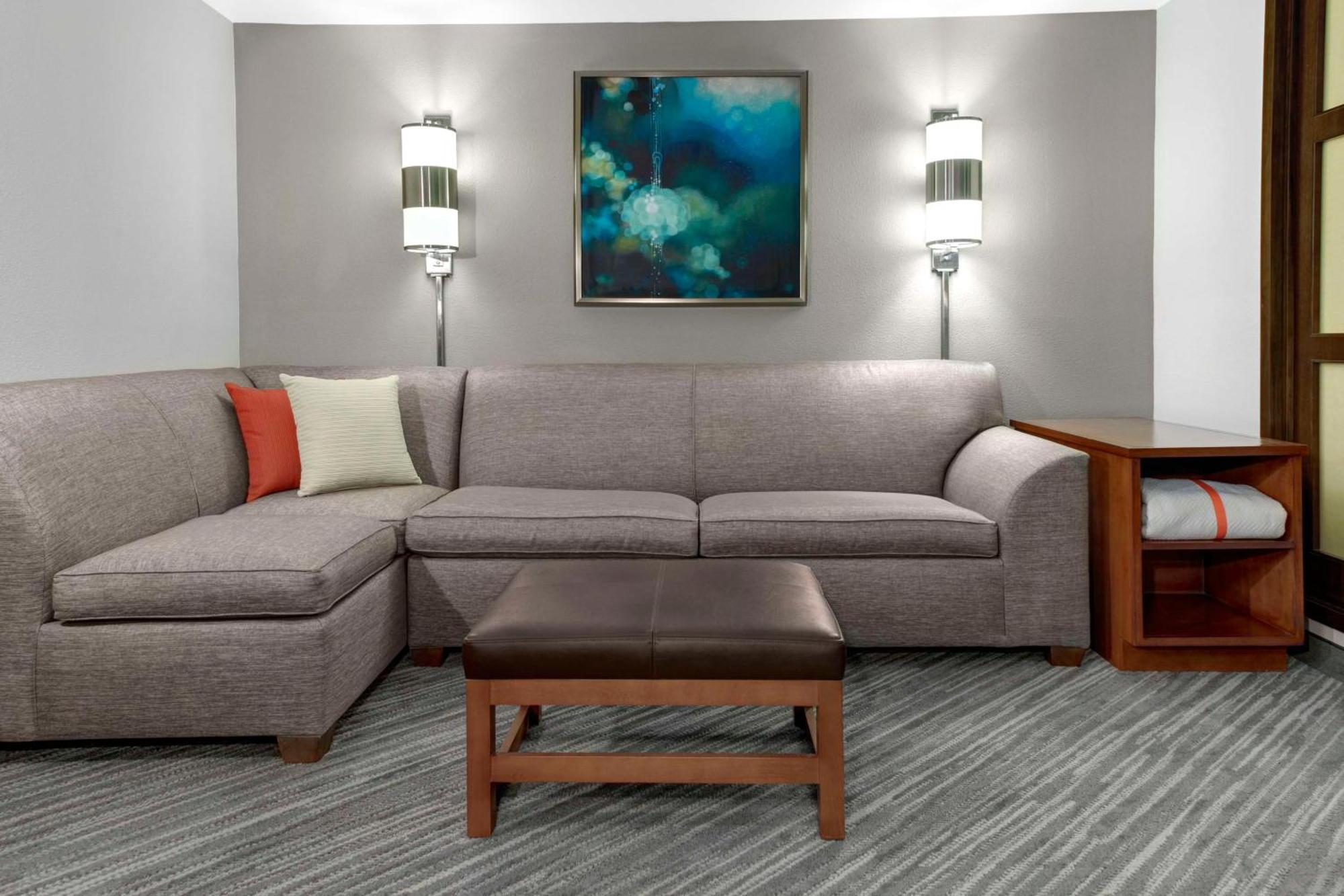 Hyatt Place Tampa Busch Gardens Екстериор снимка