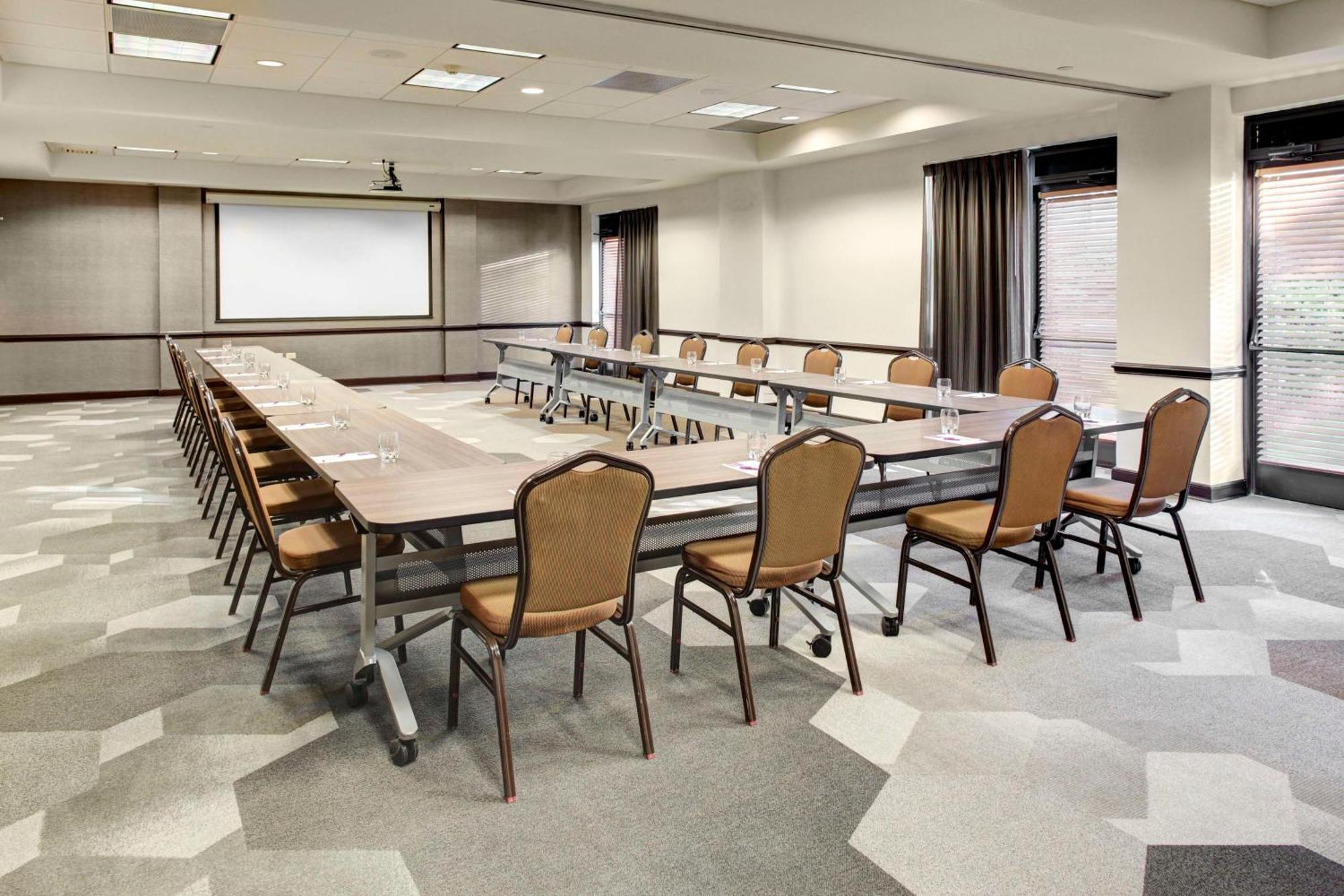 Hyatt Place Tampa Busch Gardens Екстериор снимка
