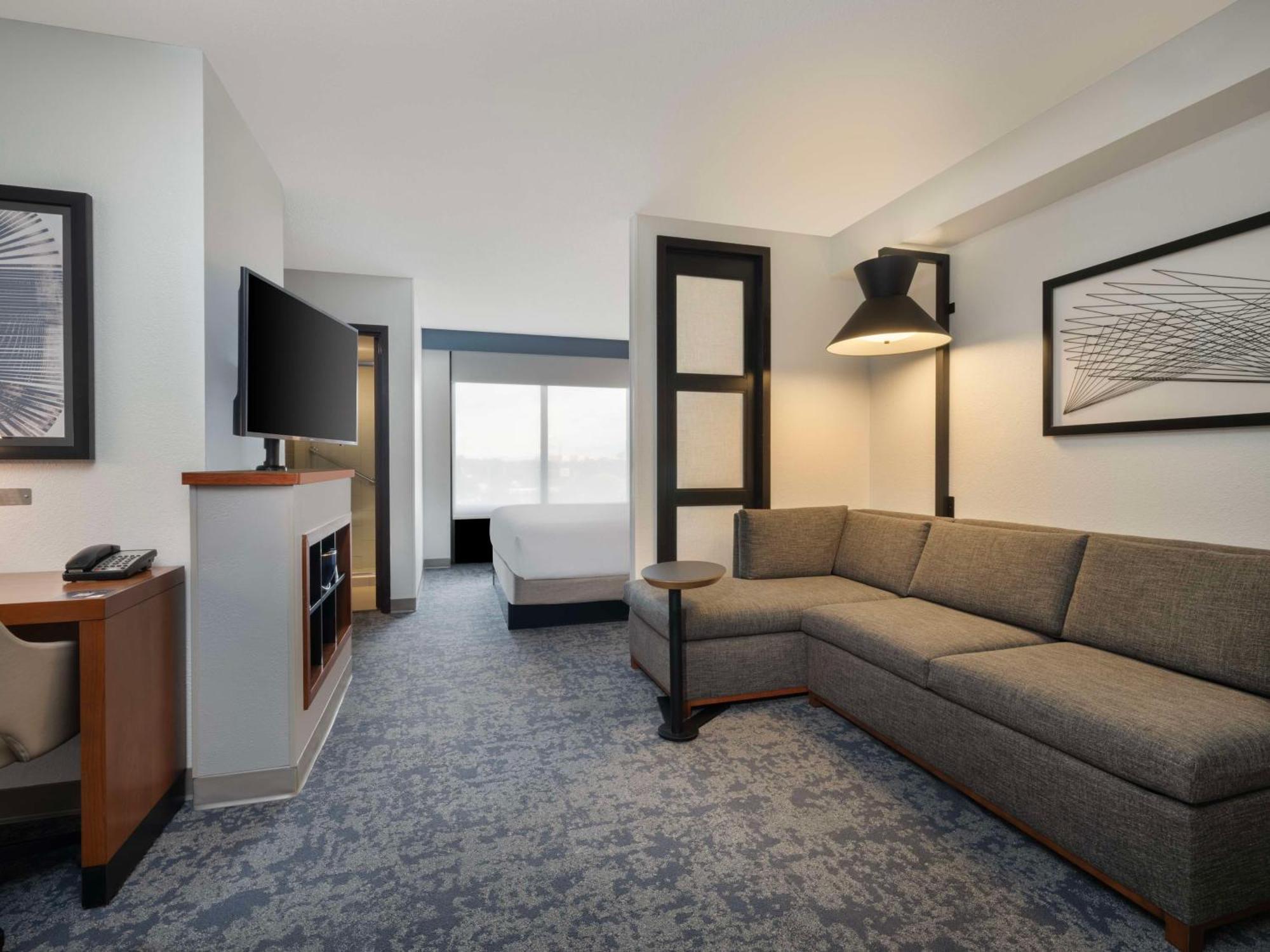 Hyatt Place Tampa Busch Gardens Екстериор снимка