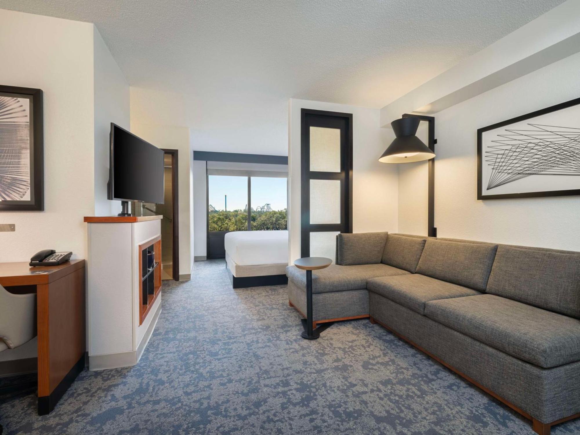 Hyatt Place Tampa Busch Gardens Екстериор снимка