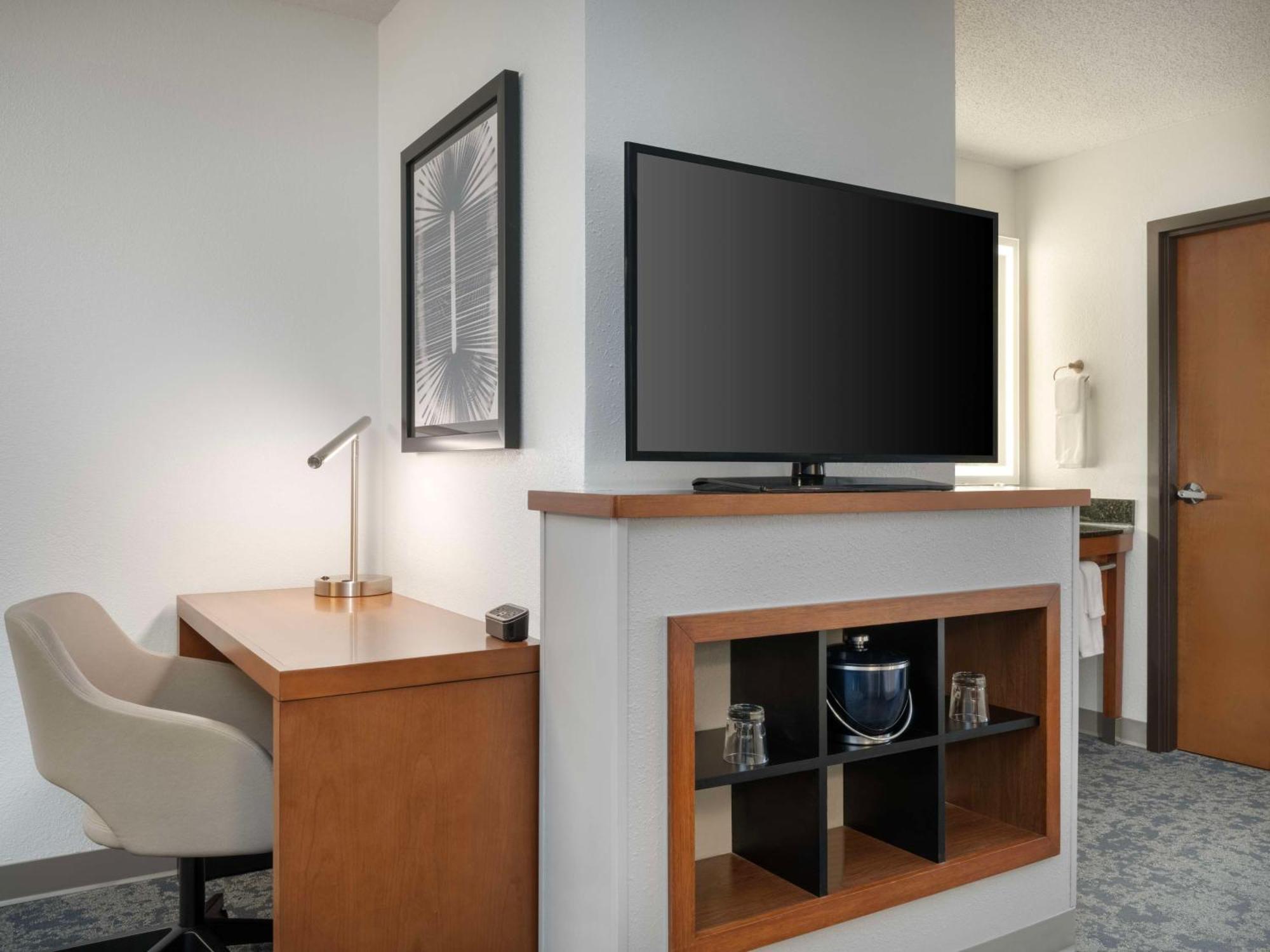Hyatt Place Tampa Busch Gardens Екстериор снимка