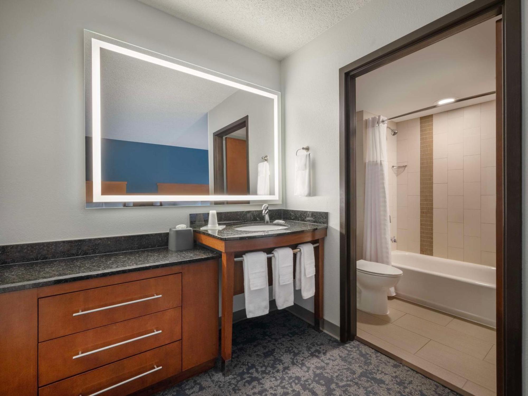 Hyatt Place Tampa Busch Gardens Екстериор снимка